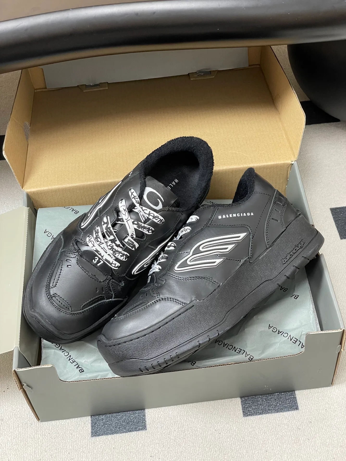 Кроссовки Женские Balenciaga 11852526