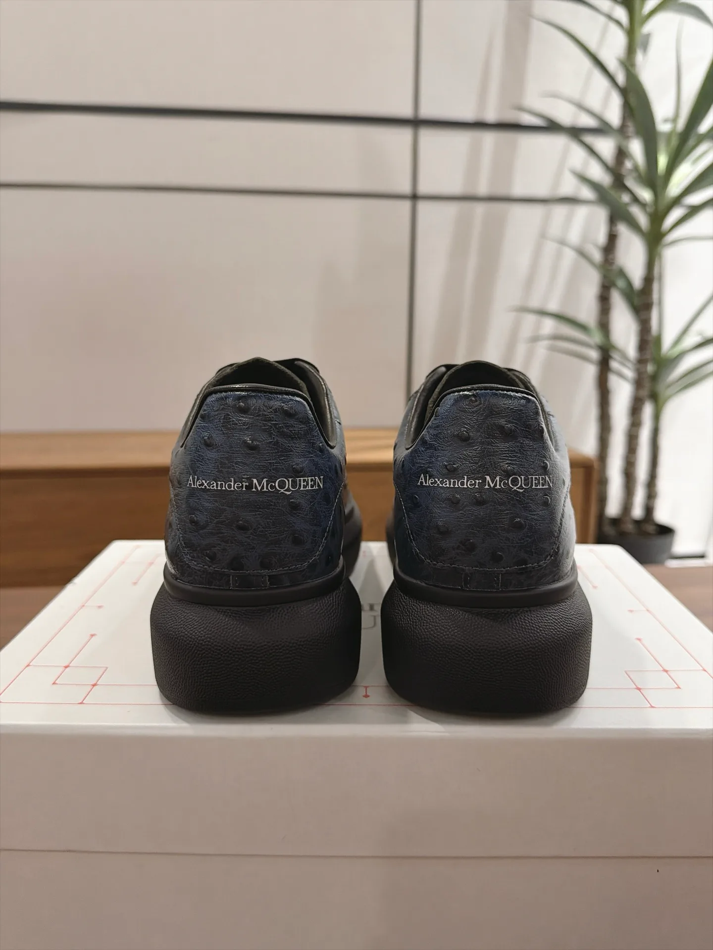 Кроссовки Женские Alexander Mcqueen 18159793