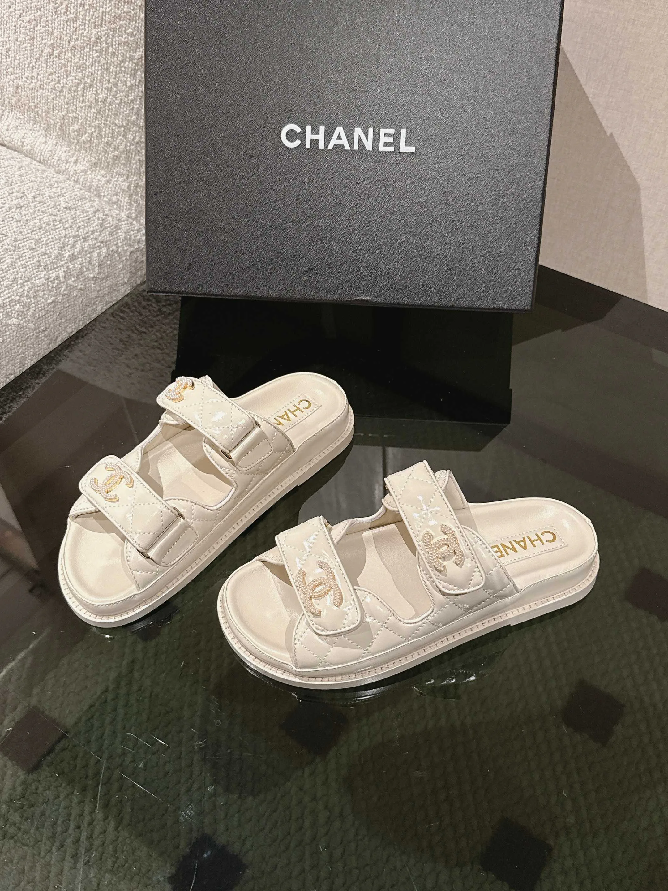 Сандалии Женские Chanel 11353659