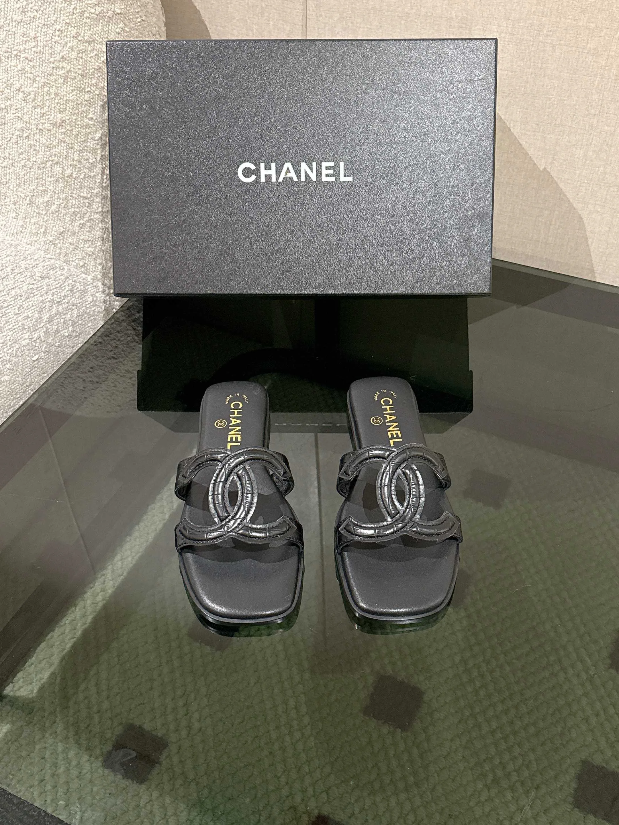 Шлепанцы Женские Chanel 11678189