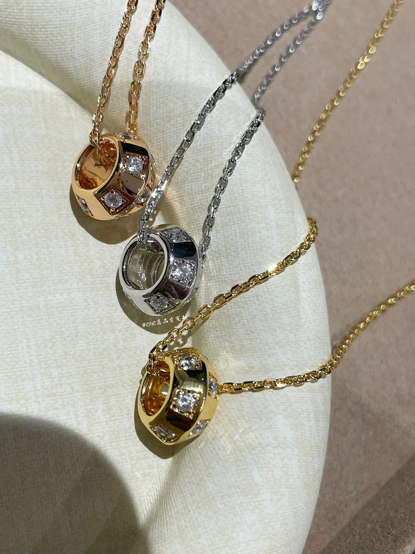 Бижутерия Louis Vuitton 17819343