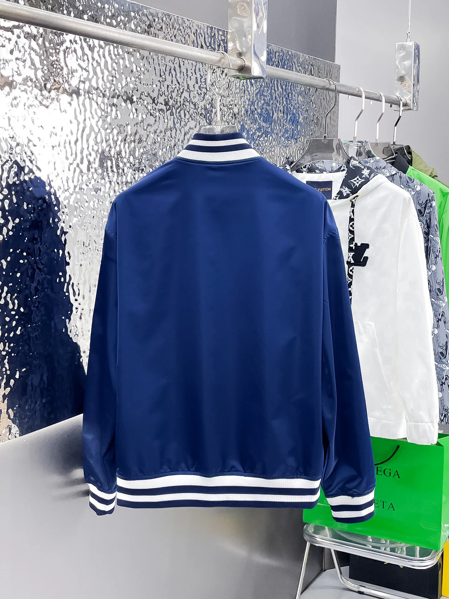 Куртки И Пуховики Мужские Louis Vuitton 9352341