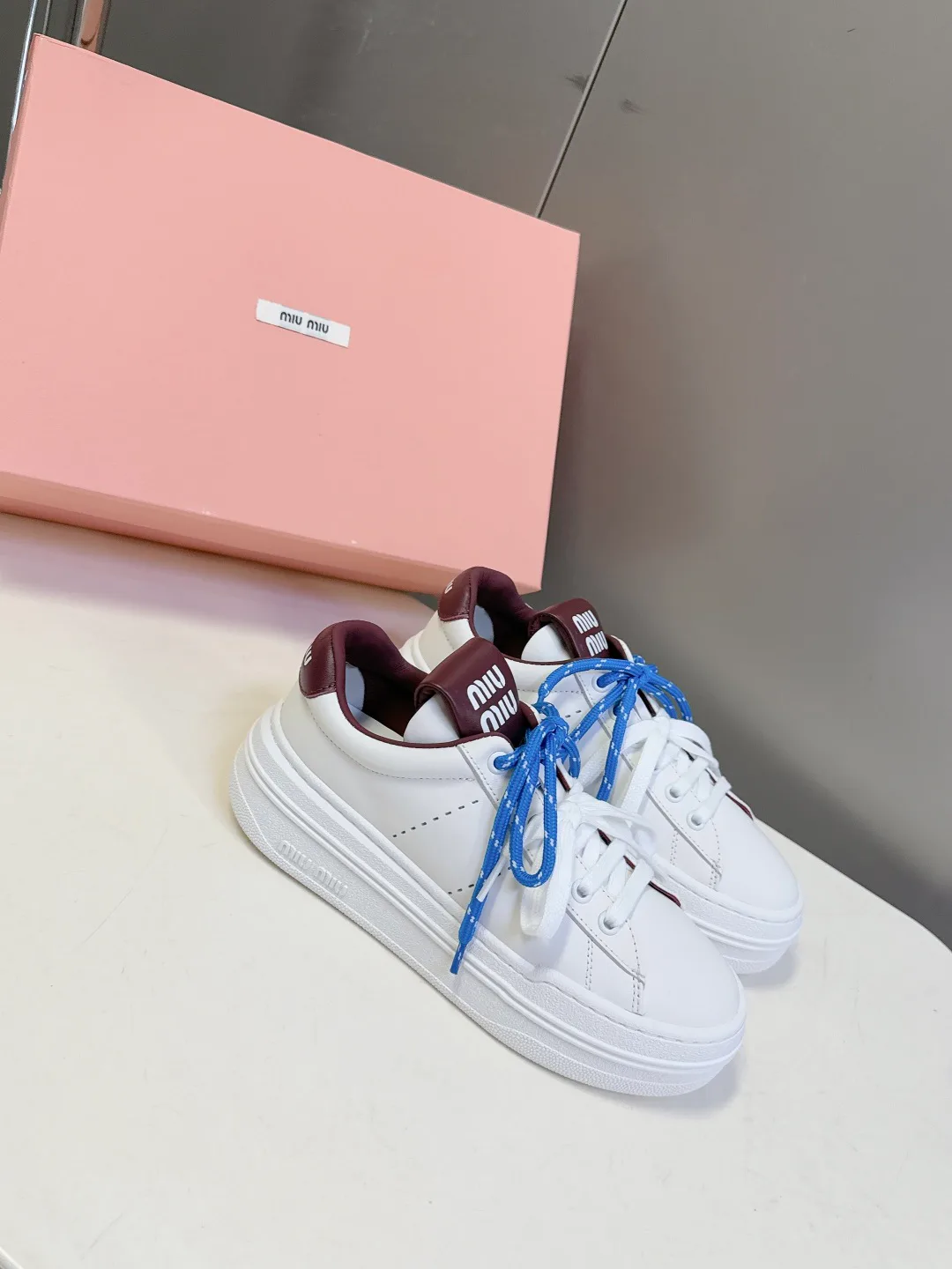 Кроссовки Женские Miu Miu 17589315