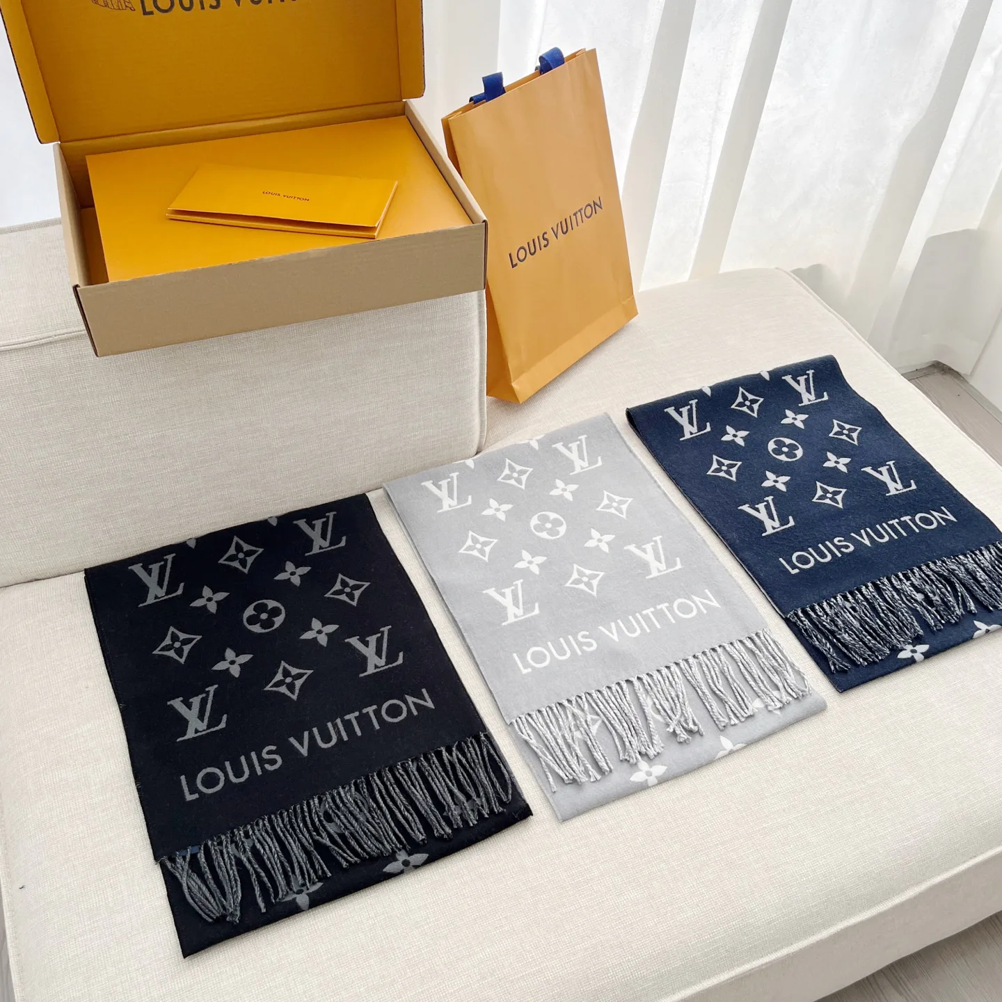 Шарфы Louis Vuitton 117402