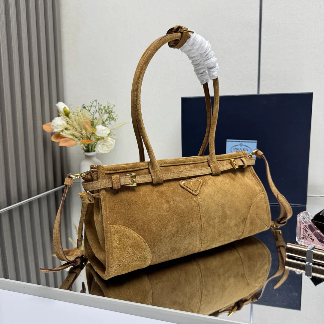 Классические Сумки Женские Prada 10446829