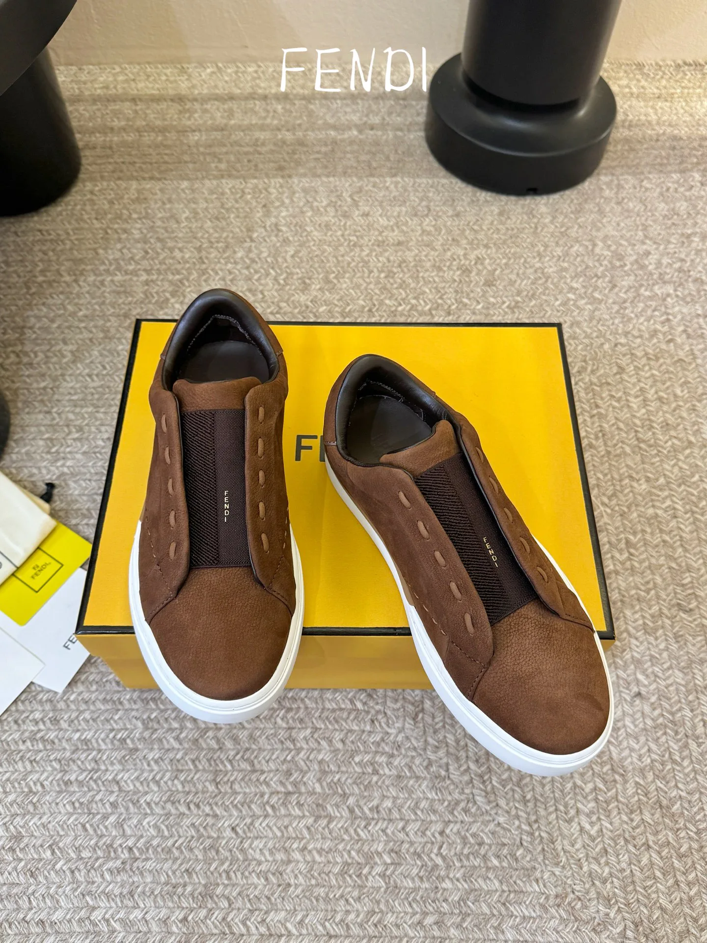 Кроссовки Женские Fendi 17562241