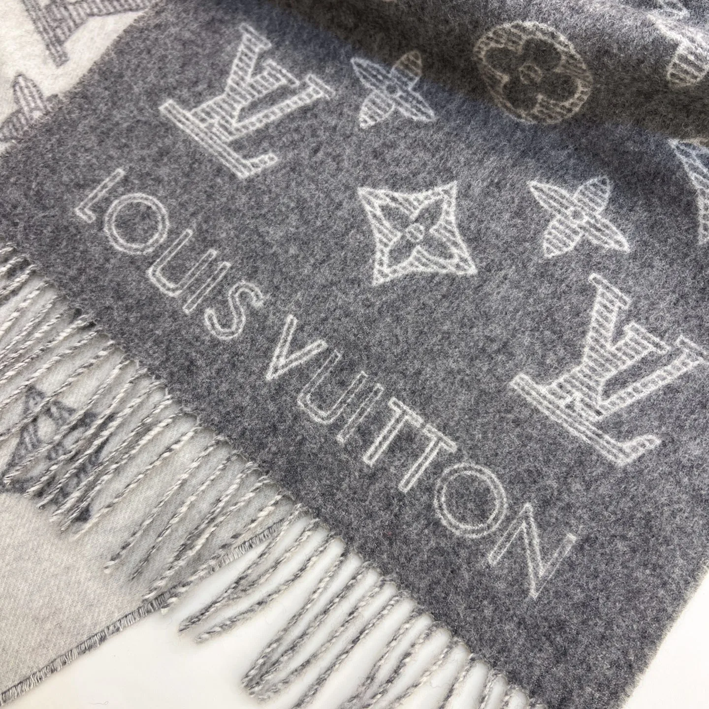 Шарфы Louis Vuitton 1288328