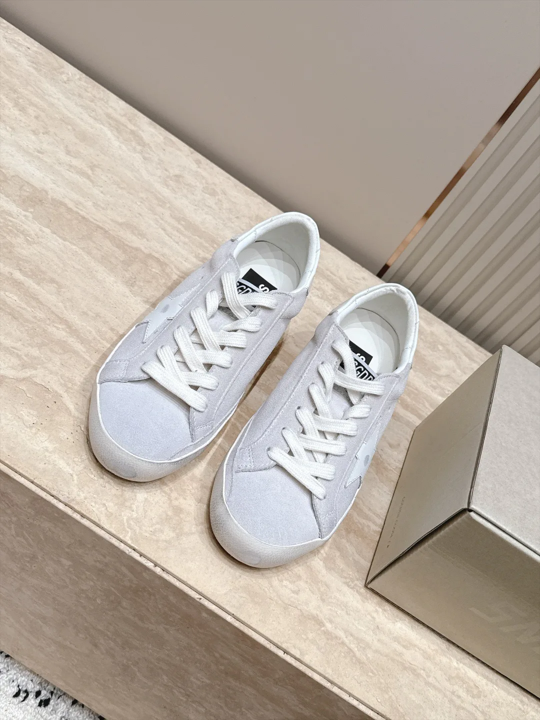 Кроссовки Женские Golden Goose 17963441