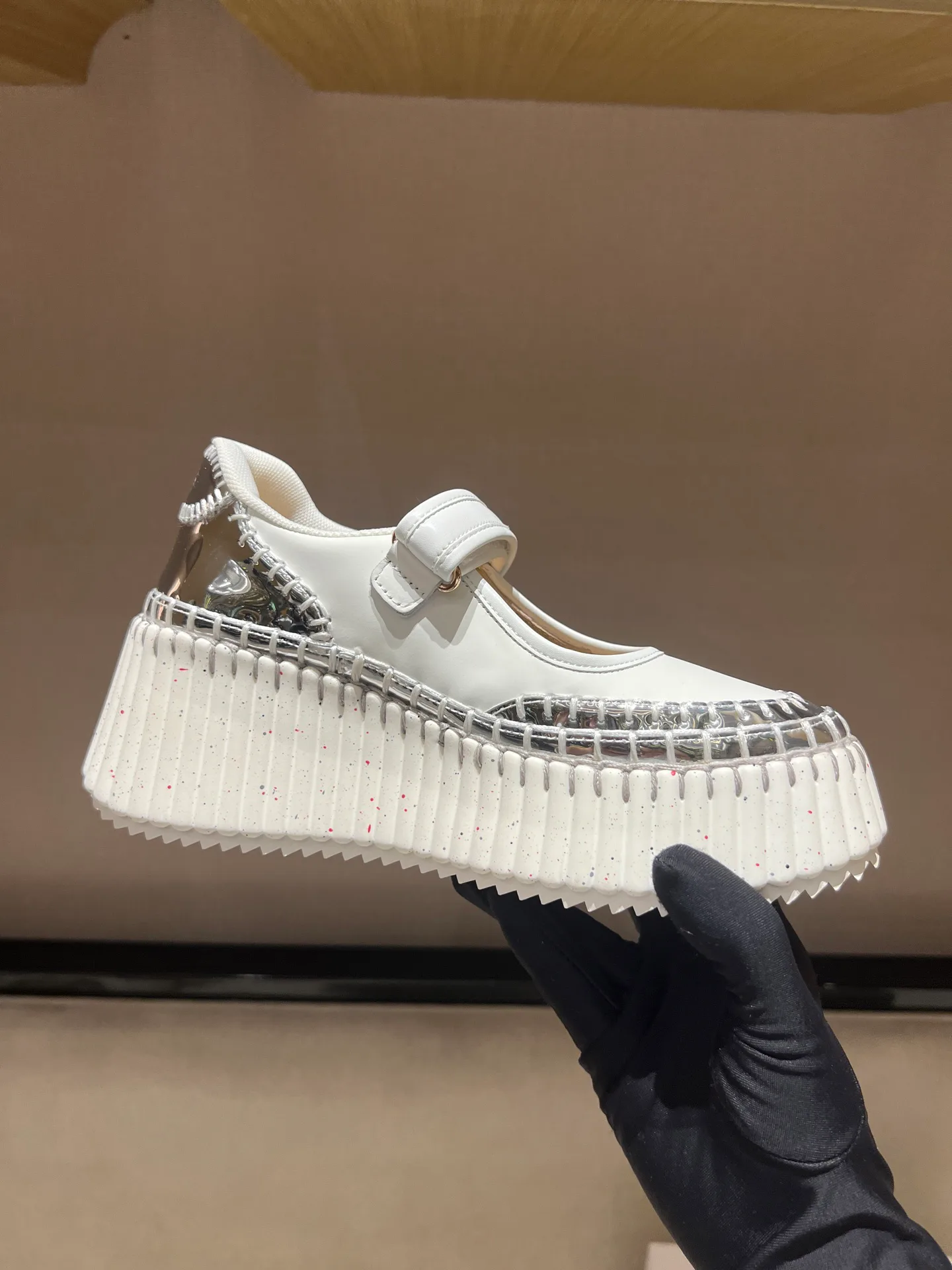 Кроссовки Женские Chloe 18020539