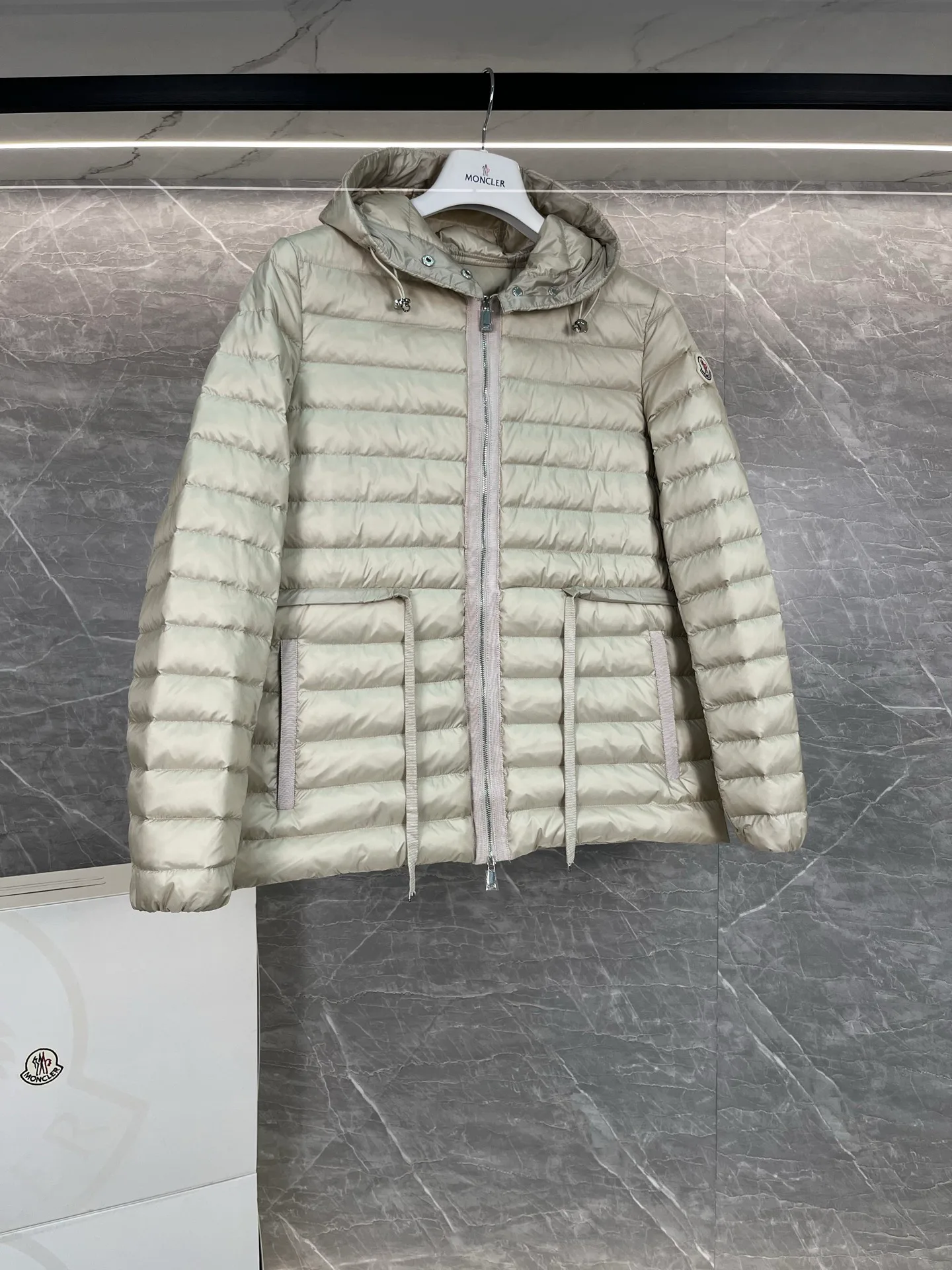 Куртки И Пуховики Женские Moncler 19256645