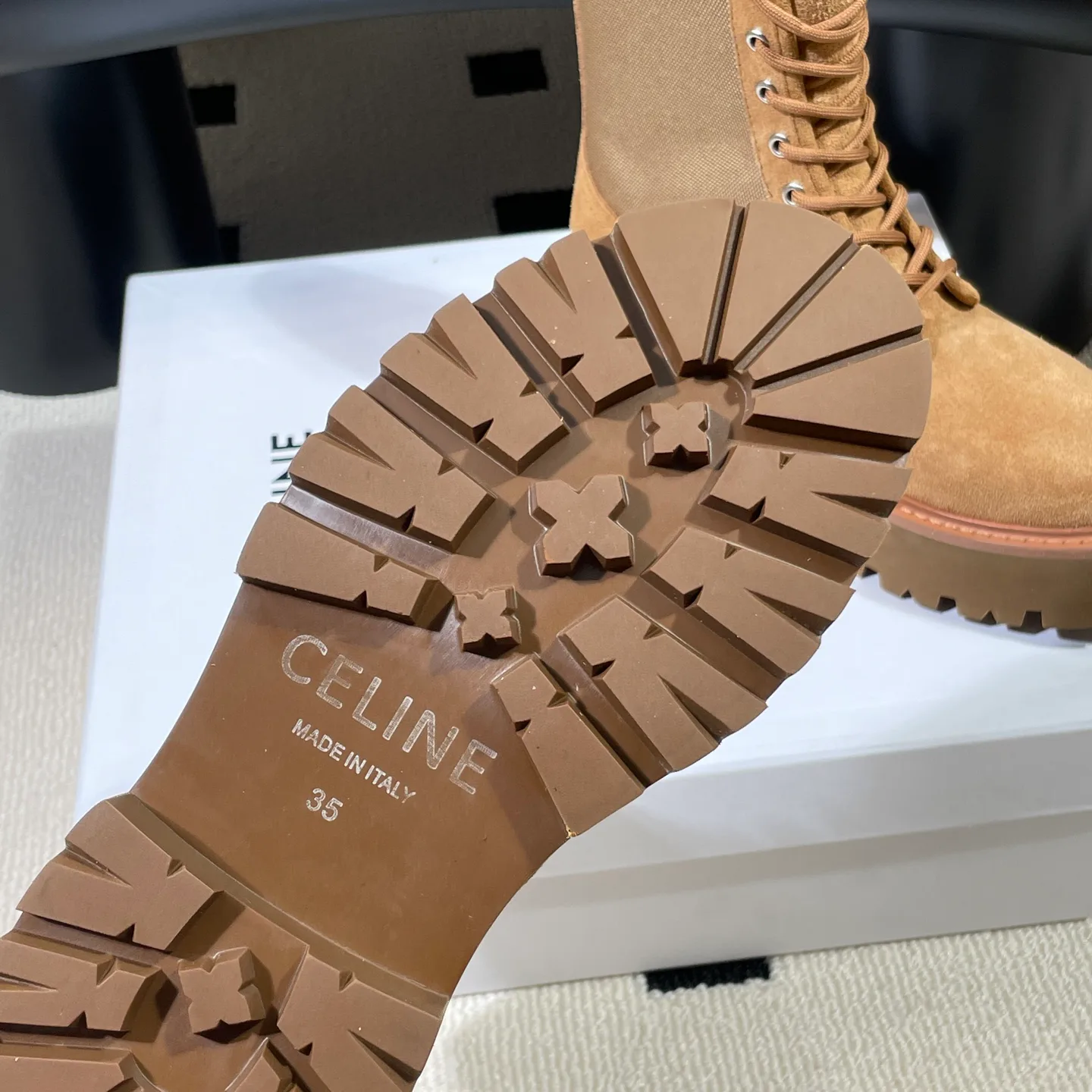 Ботинки Женские Celine 18041610