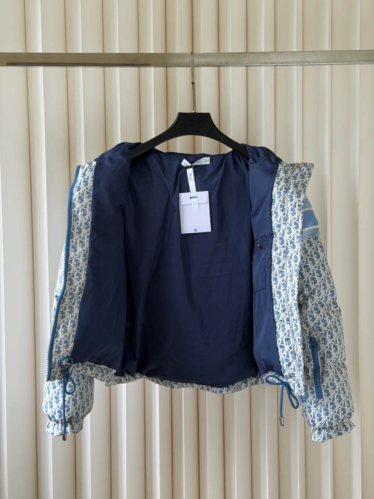 Куртки И Пуховики Женские Christian Dior 18415731