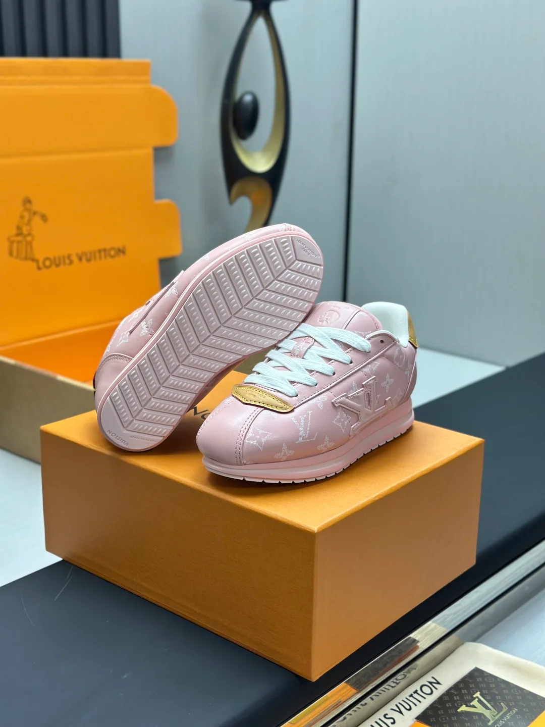 Кроссовки Женские Louis Vuitton 3470529
