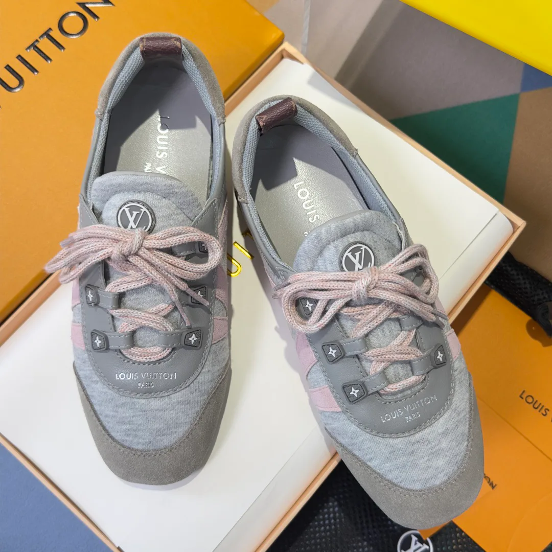 Кроссовки Женские Louis Vuitton 17780689