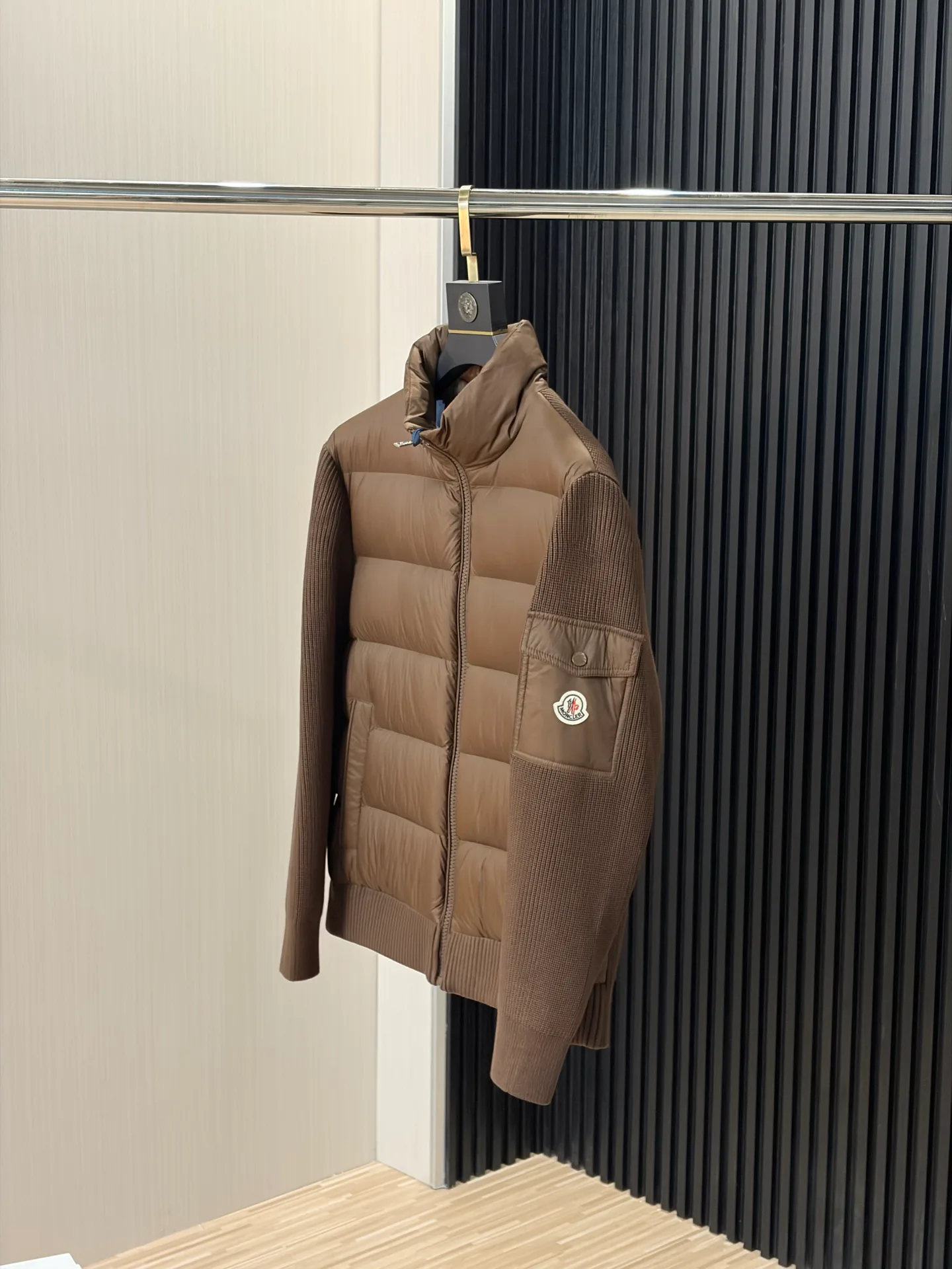 Куртки И Пуховики Женские Moncler 18391736