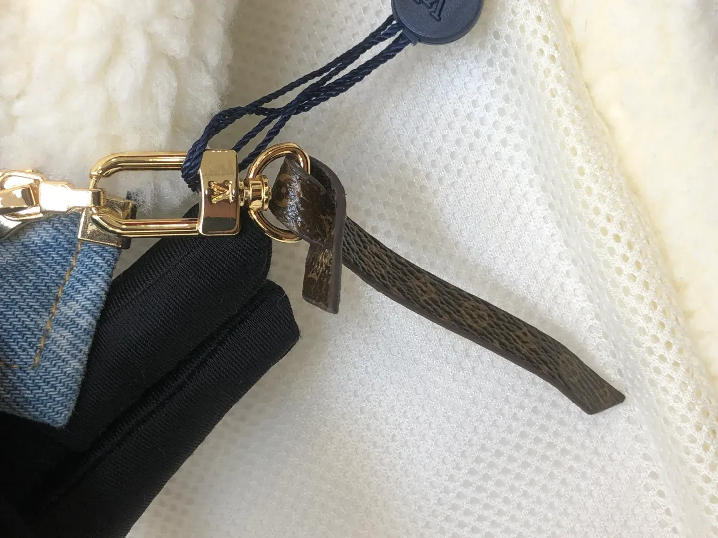 Куртки И Пуховики Женские Louis Vuitton 1586330