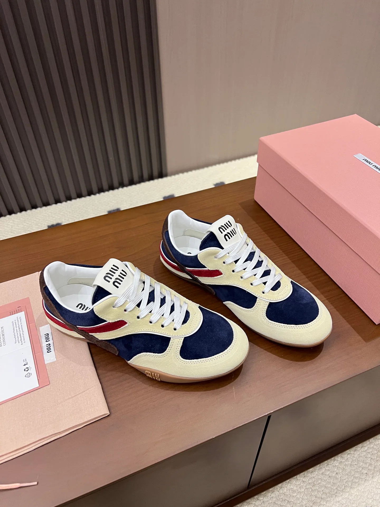 Кроссовки Женские Miu Miu 19044315