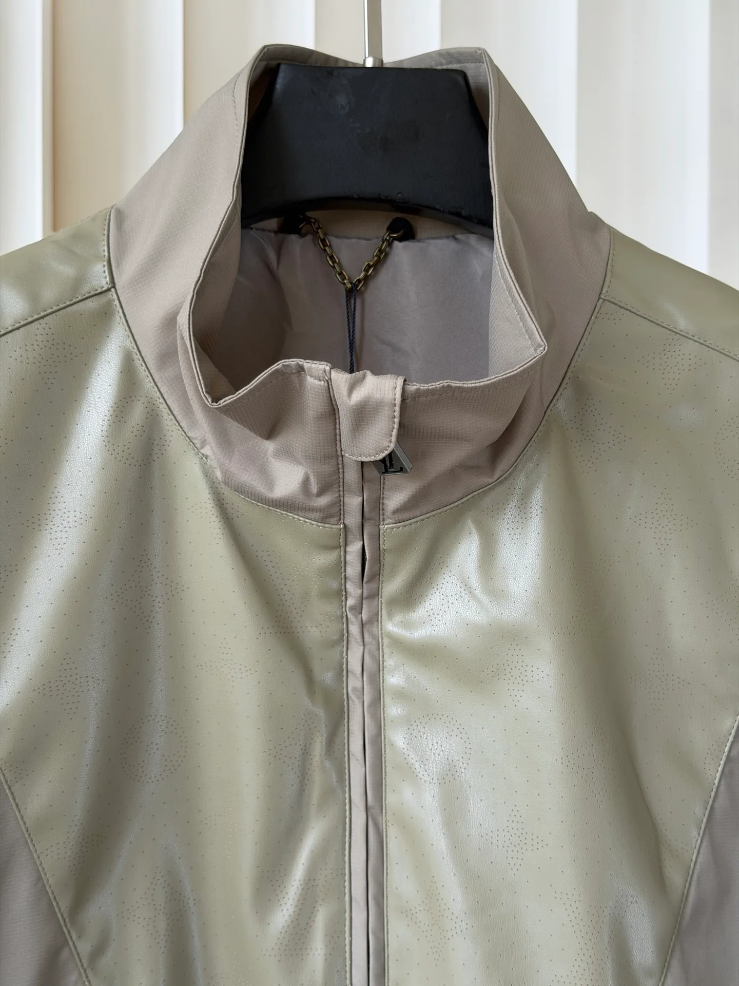 Куртки И Пуховики Мужские Louis Vuitton 17660657