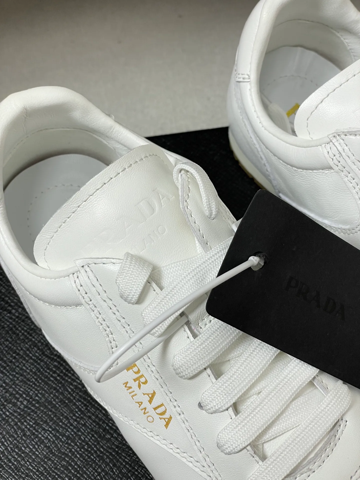 Кроссовки Женские Prada 12810915