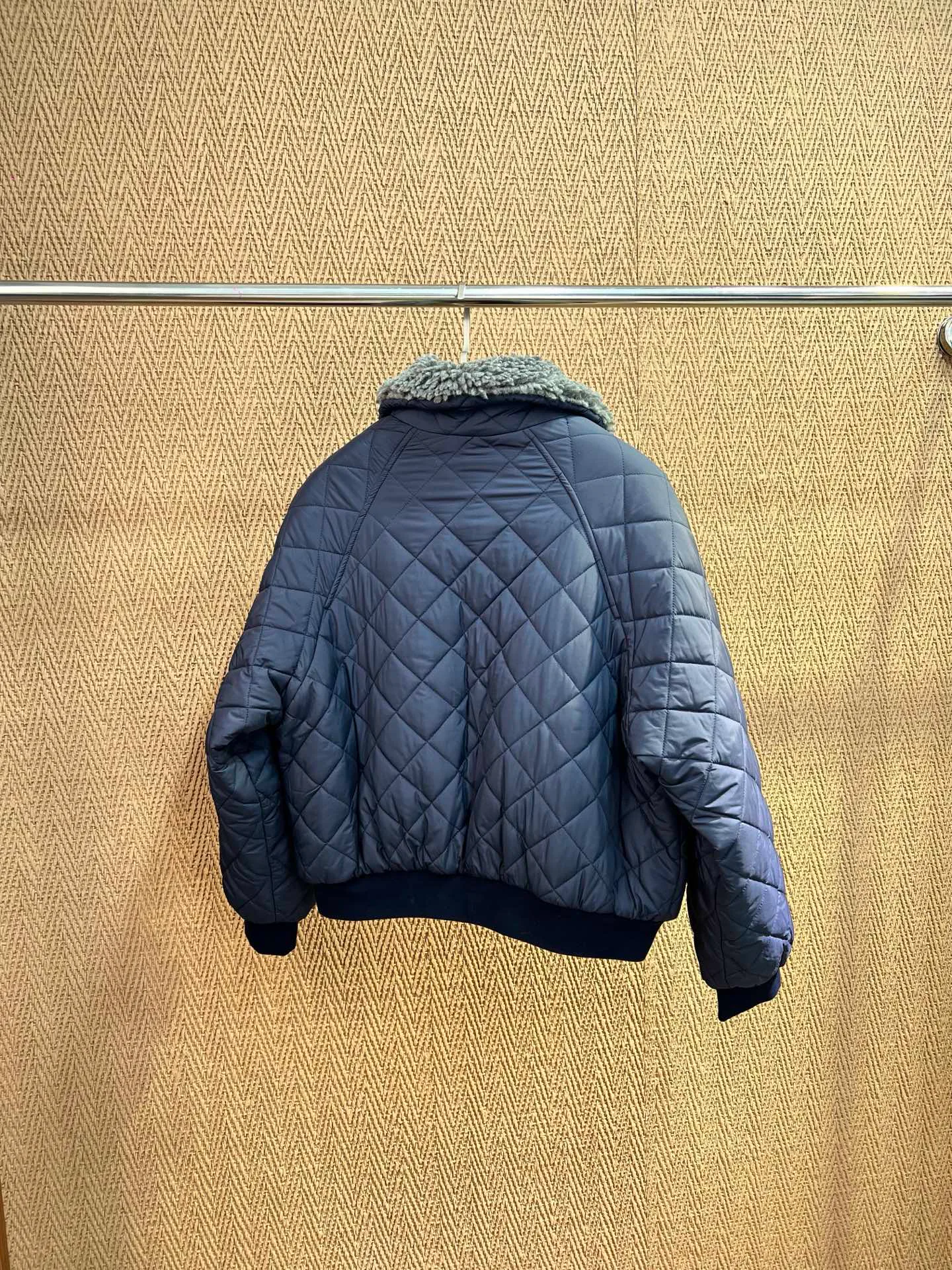 Куртки И Пуховики Женские Miu Miu 18324216