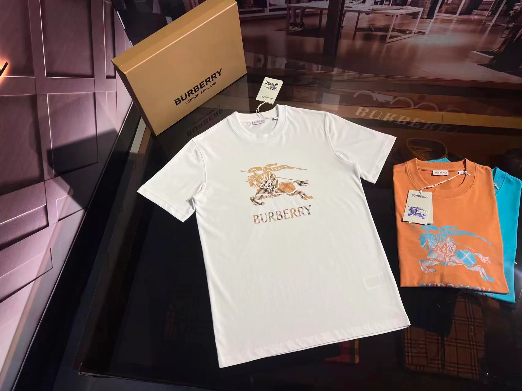 Футболки Женские Burberry 9867373