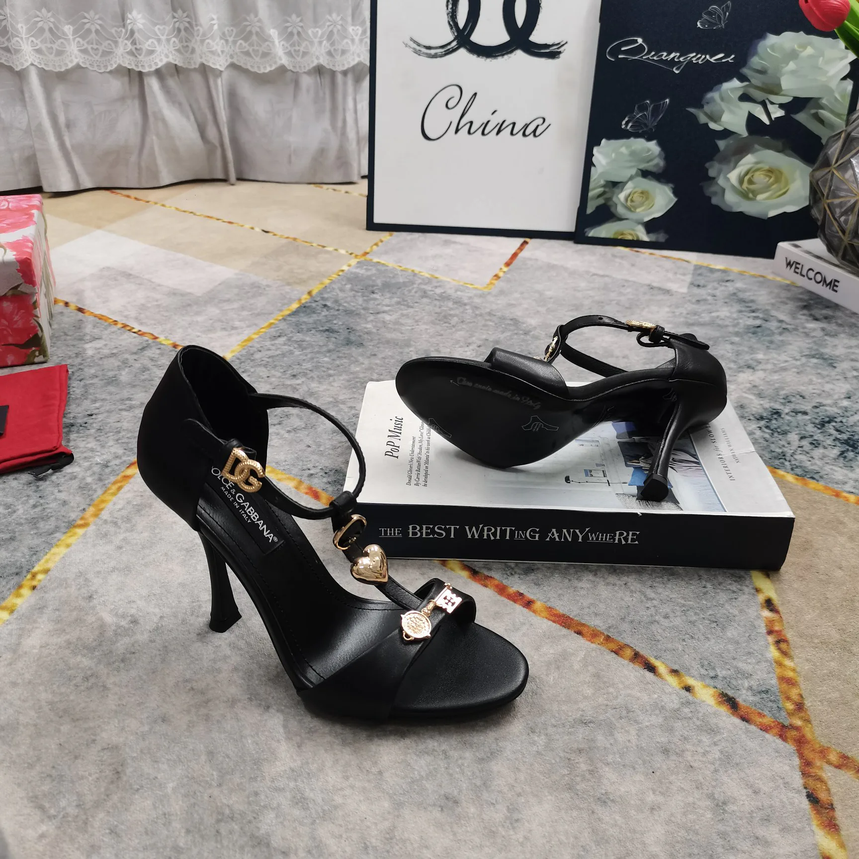 Босоножки Женские Dolce & Gabbana 11247970