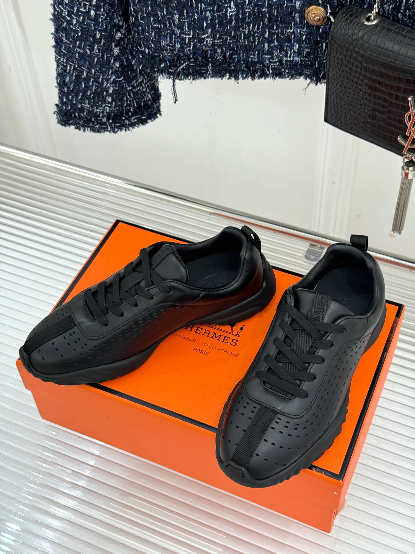 Кроссовки Женские Hermes 18636854
