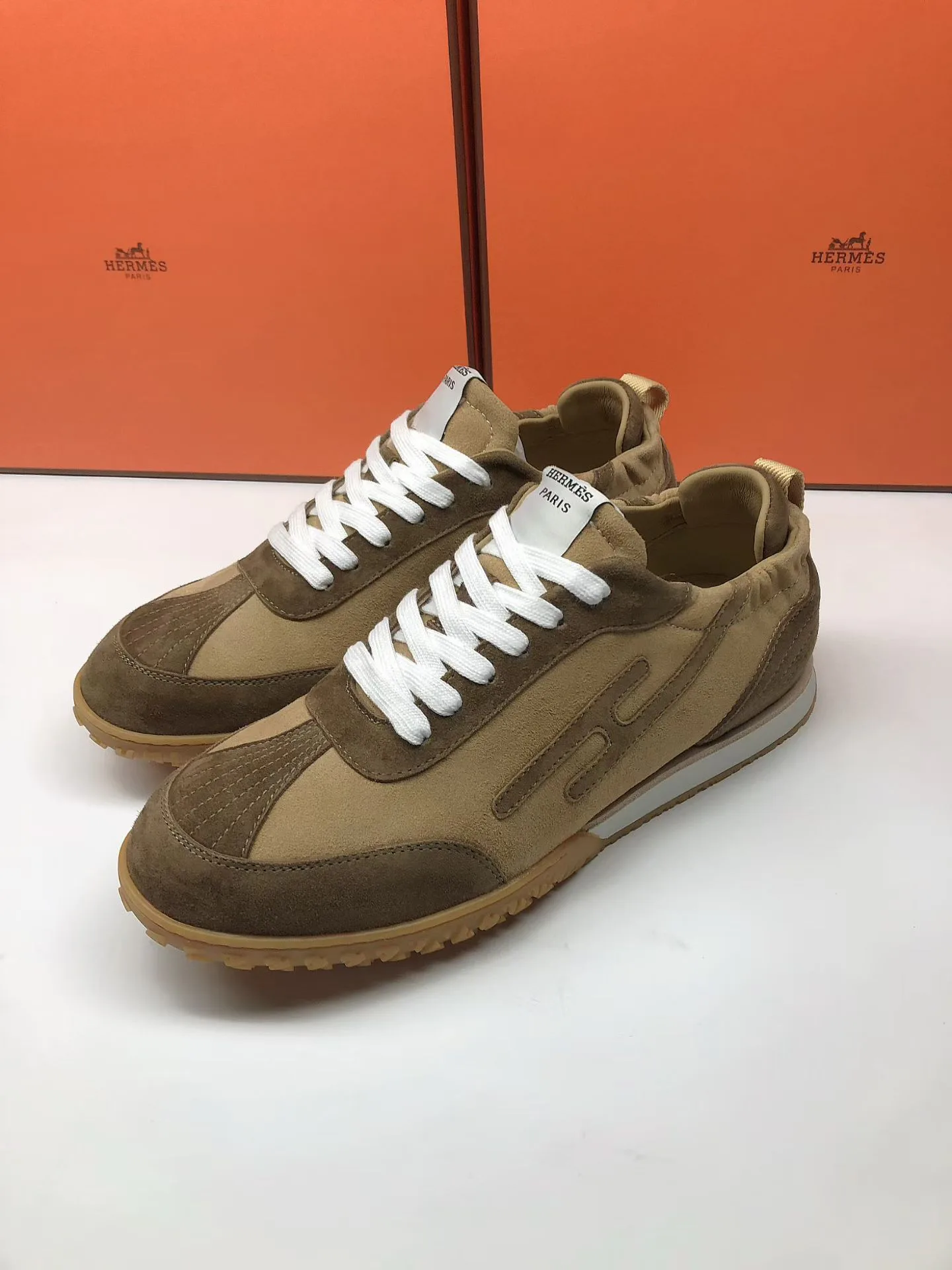 Кроссовки Женские Hermes 11765372