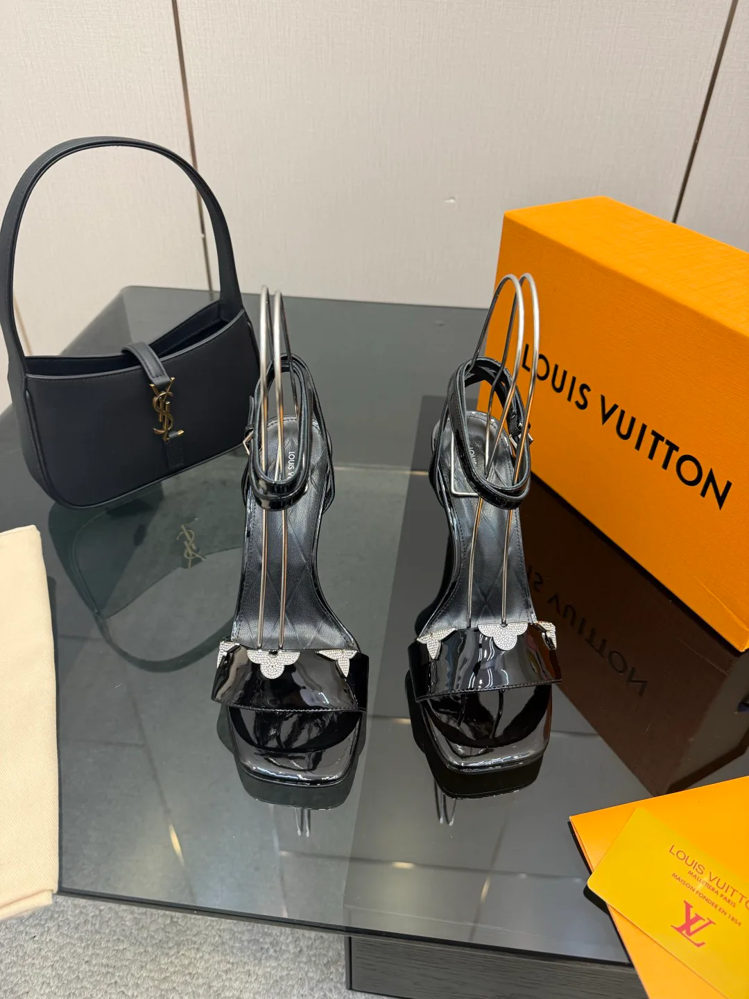 Босоножки Женские Louis Vuitton 5052038