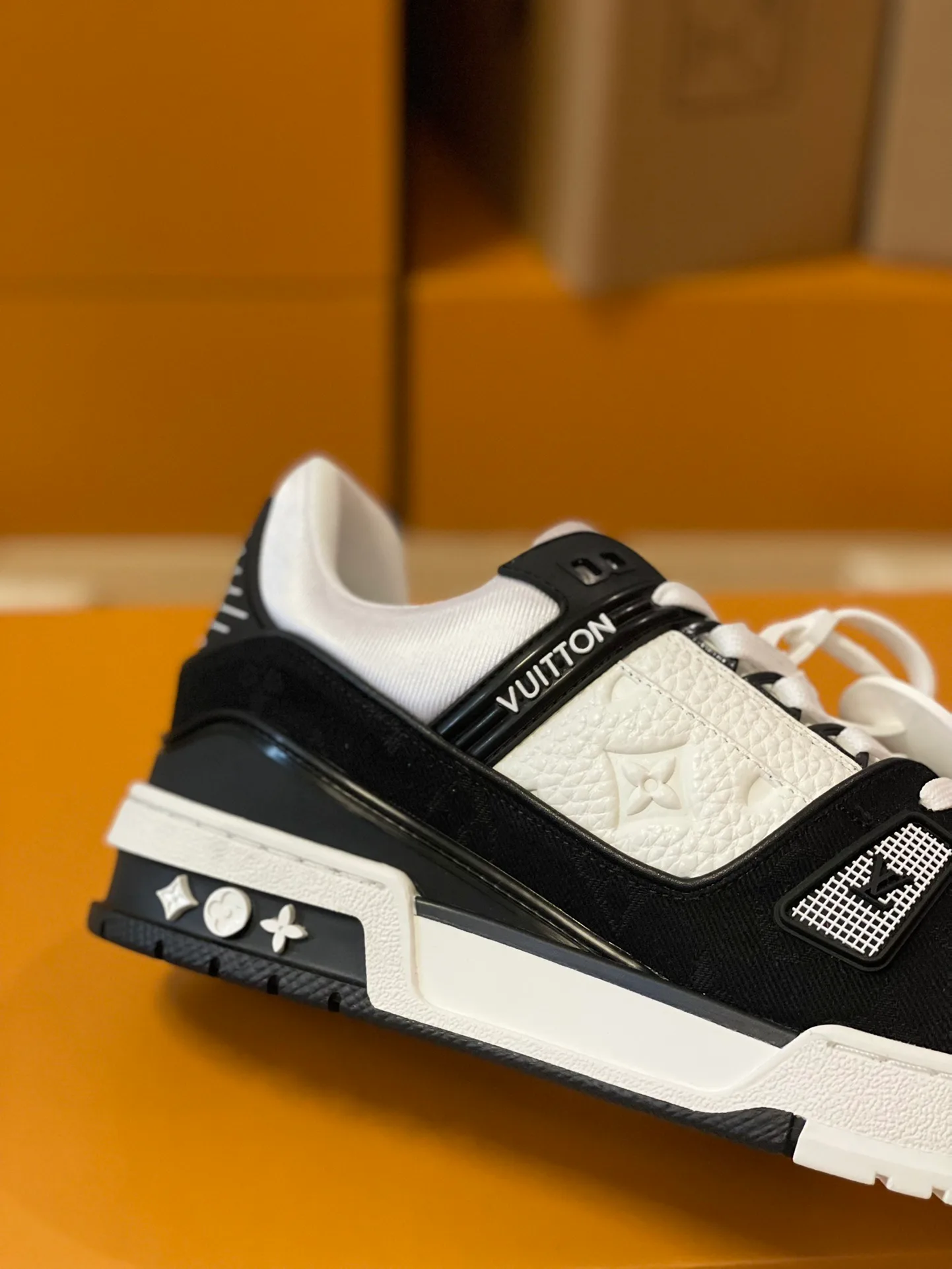 Кроссовки Женские Louis Vuitton 4915