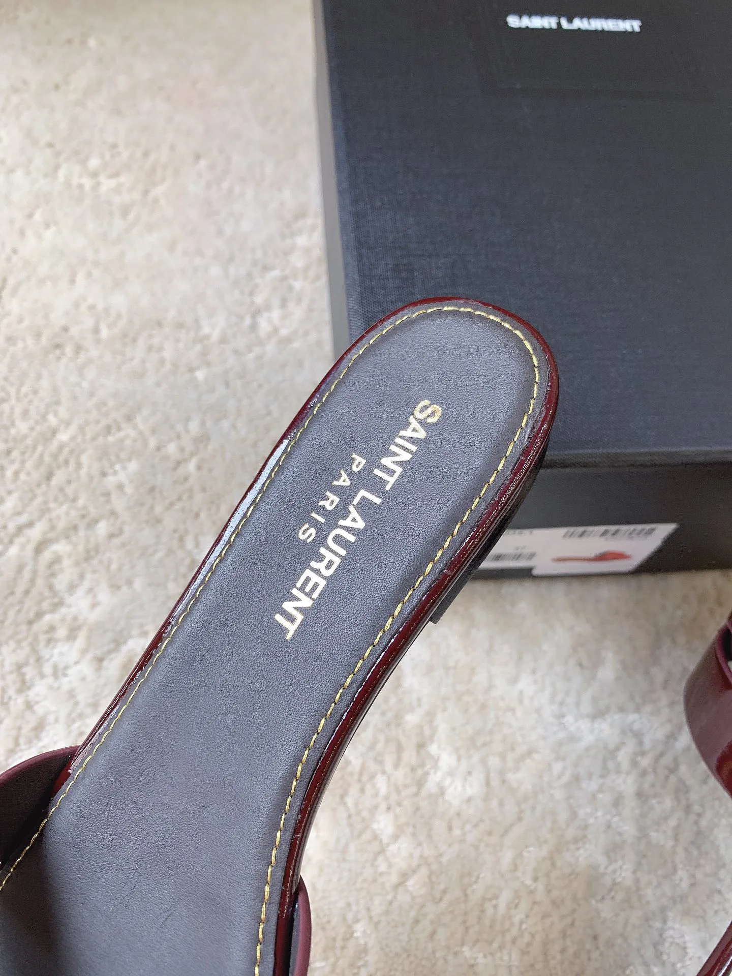 Шлепанцы Женские Saint Laurent 4390919