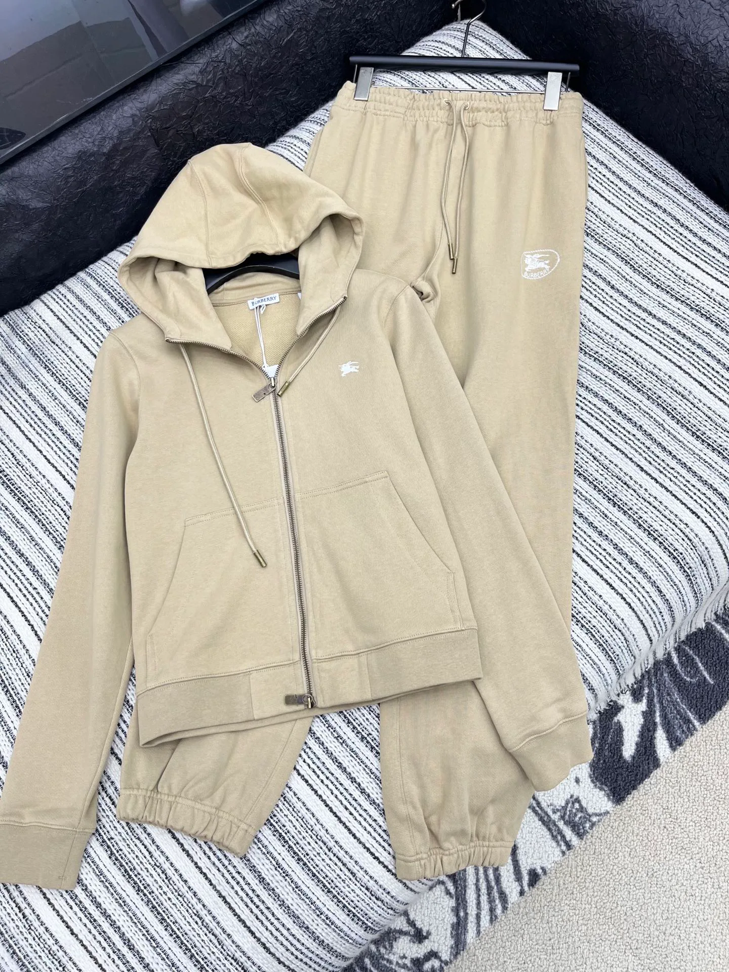 Спортивные Костюмы Женские Burberry Спортивные Костюмы Женские Burberry