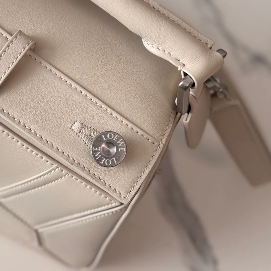 Классические Сумки Женские Loewe 18004238