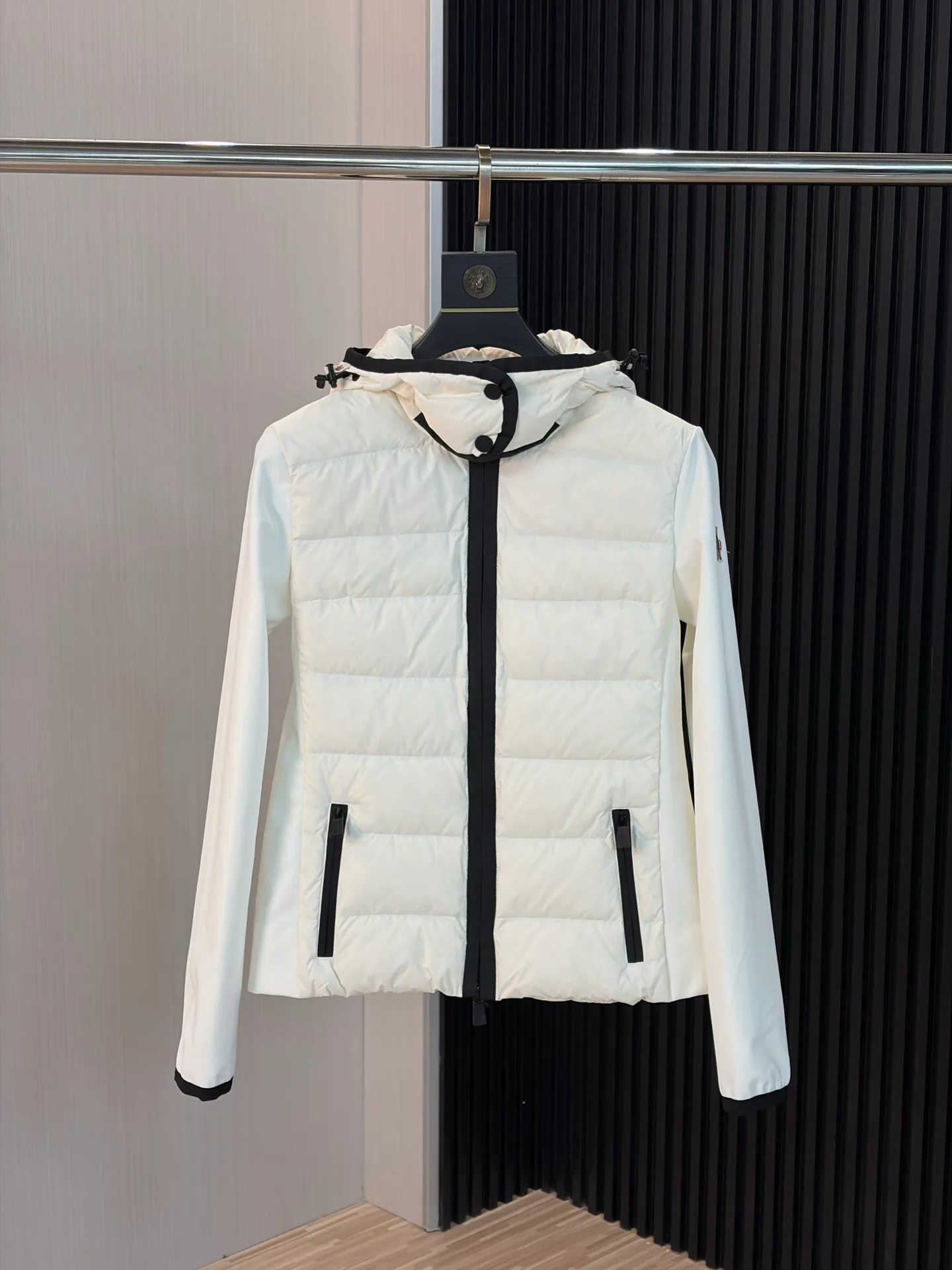 Куртки И Пуховики Женские Moncler 18773209