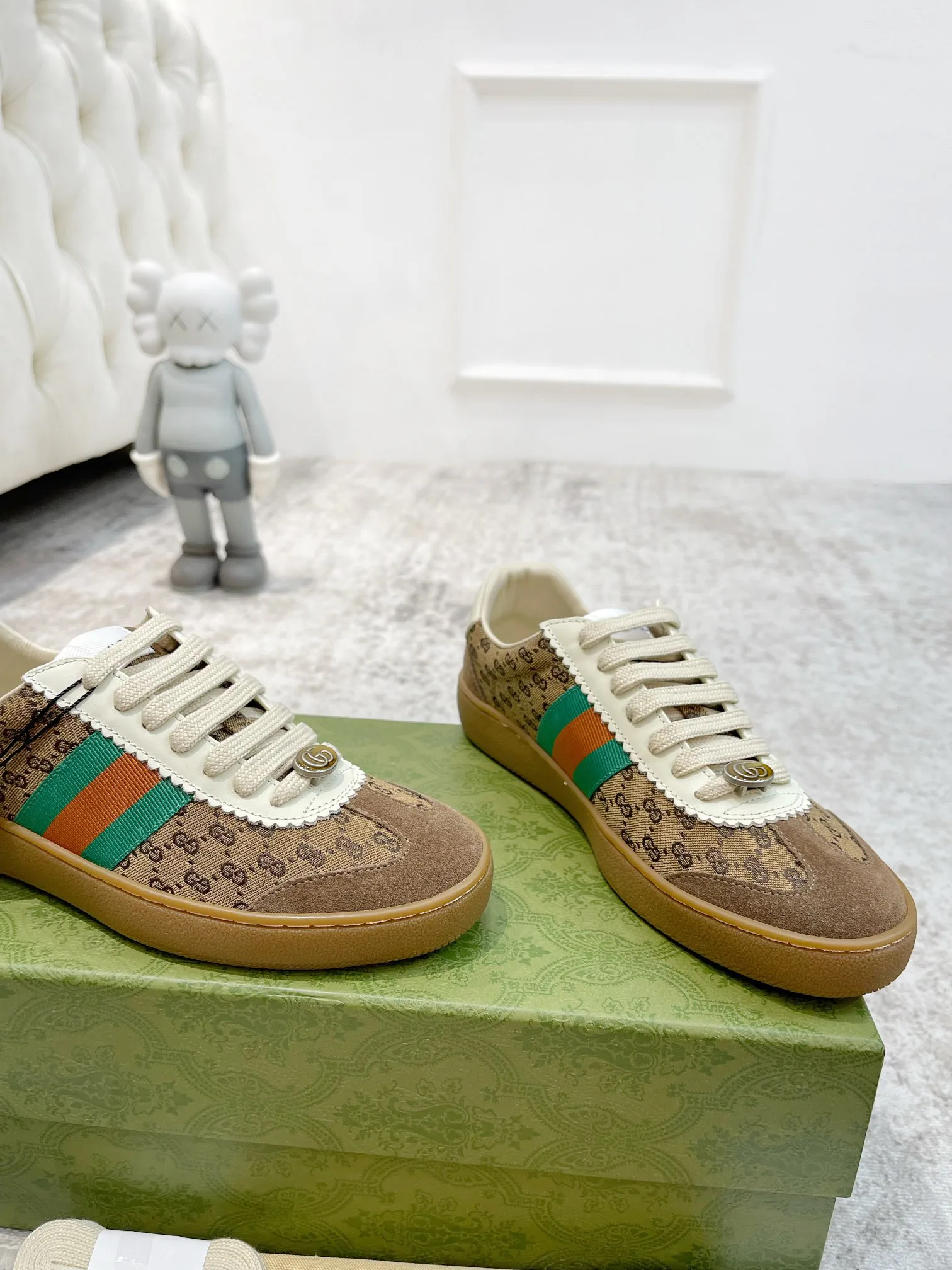 Кроссовки Женские Gucci 18765967