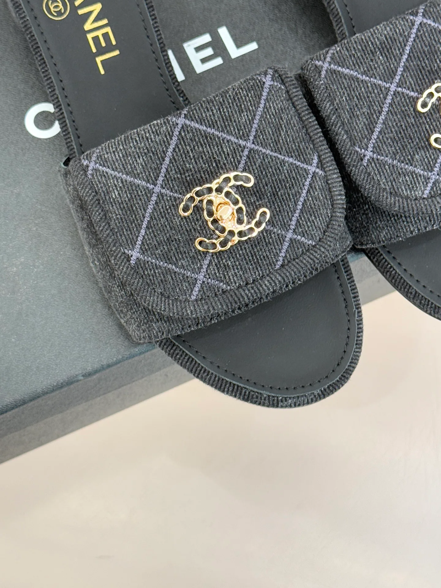 Шлепанцы Женские Chanel 9834978