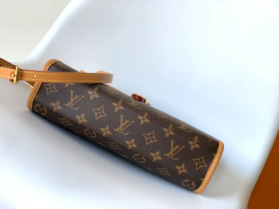 Сумки На Ремне Женские Louis Vuitton 1253938
