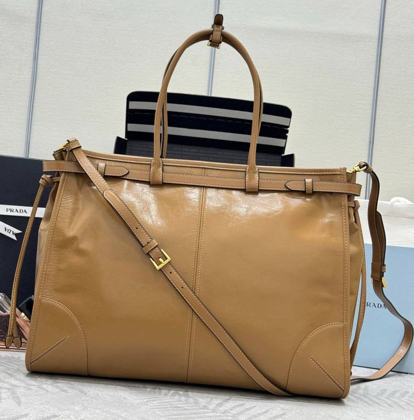 Классические Сумки Женские Prada 11462552