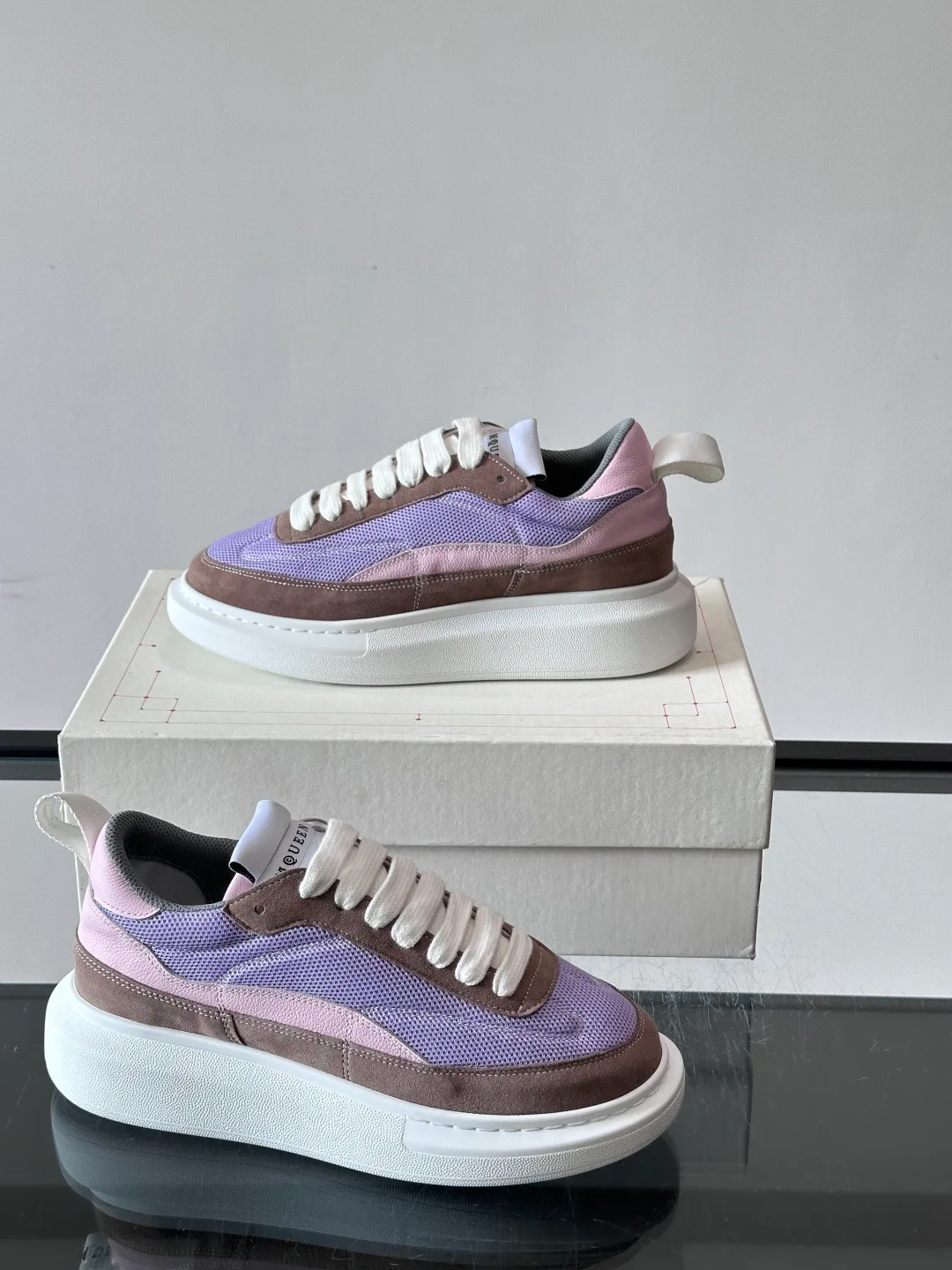 Кроссовки Женские Alexander Mcqueen 17799793