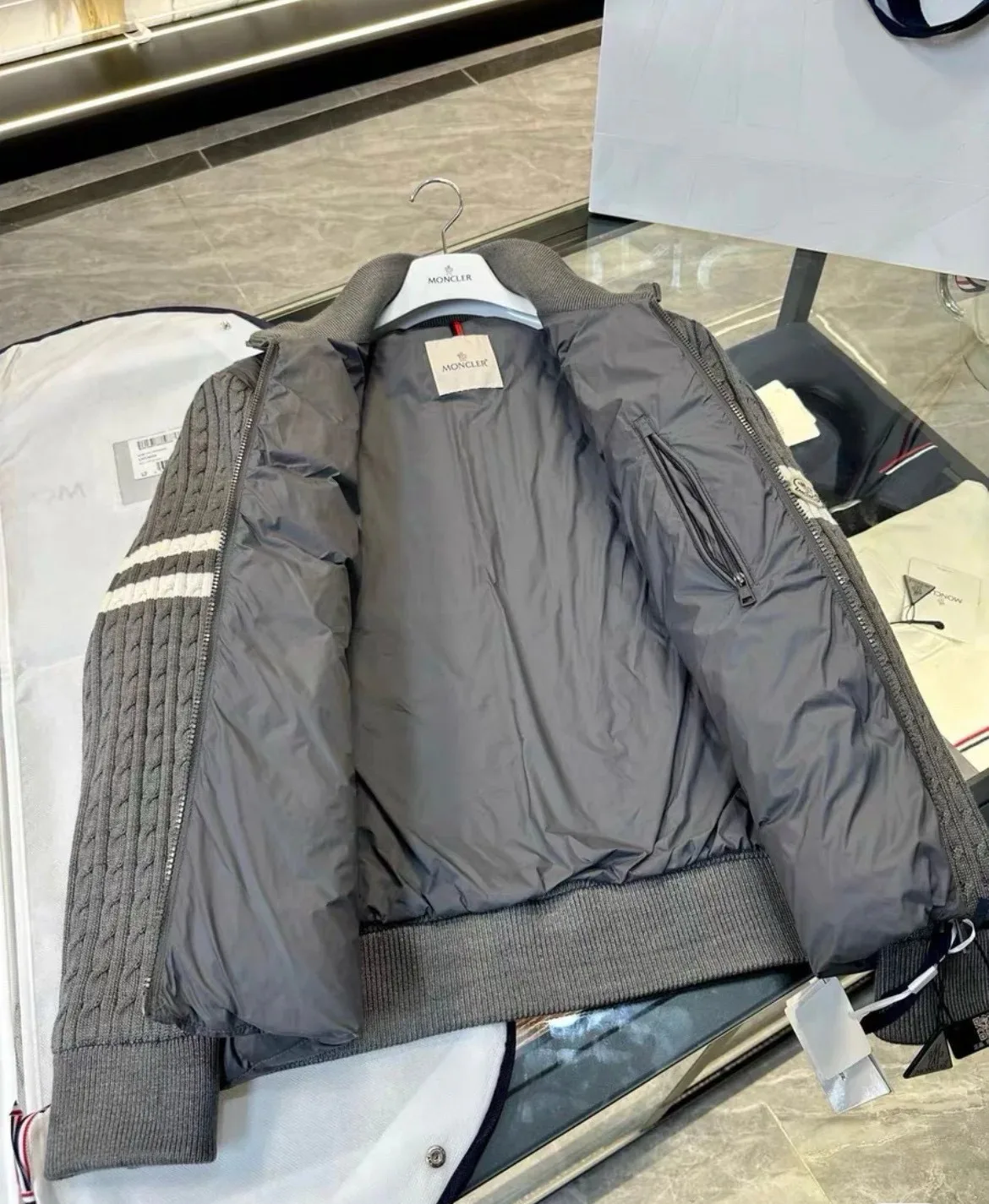 Куртки И Пуховики Женские Moncler 18131384