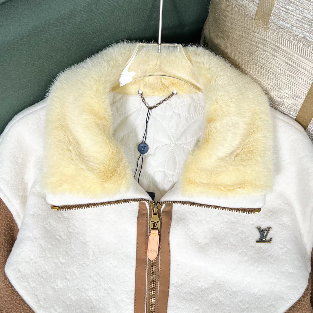 Куртки И Пуховики Женские Louis Vuitton 3800607