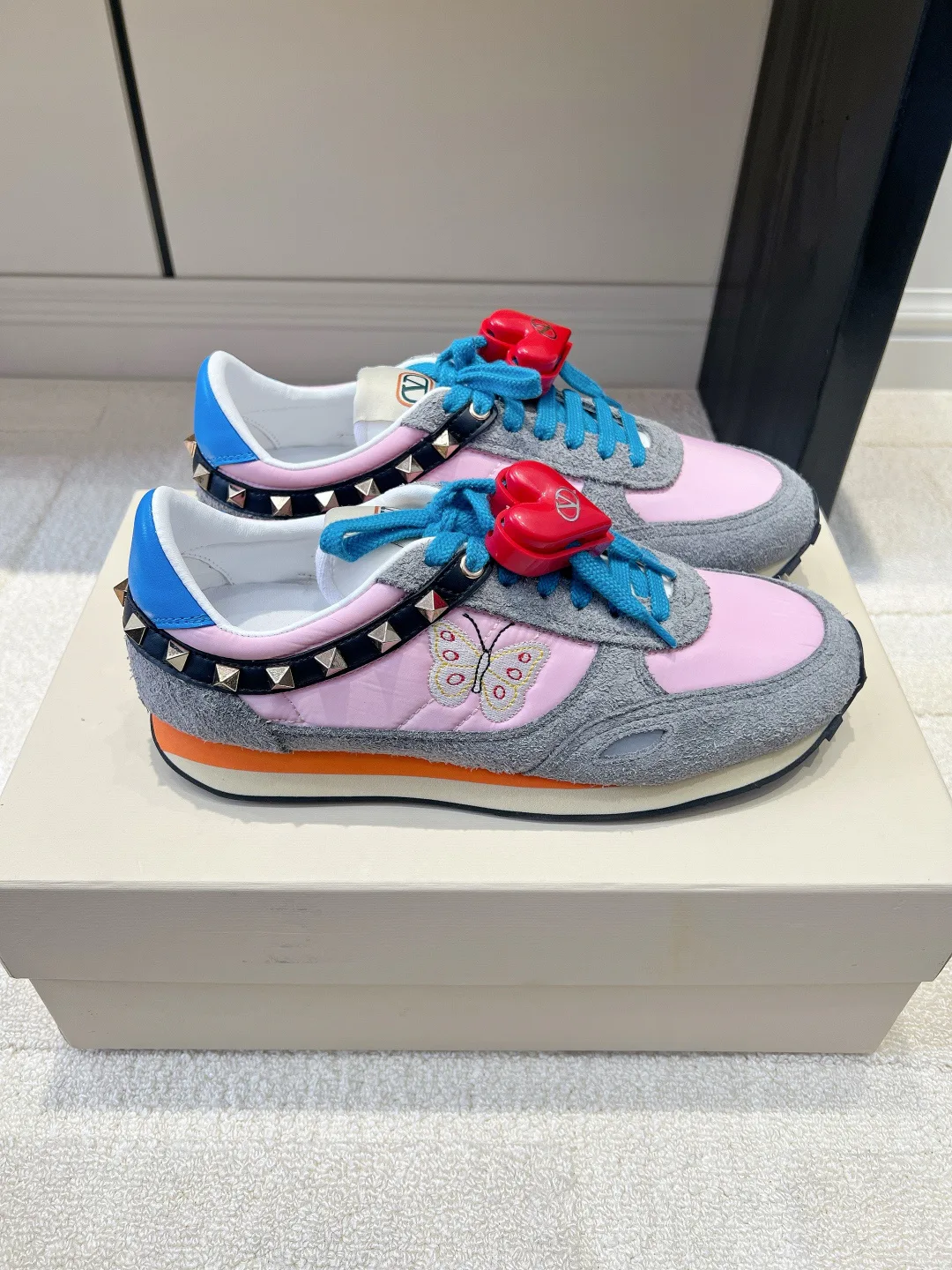 Кроссовки Женские Valentino 18436565