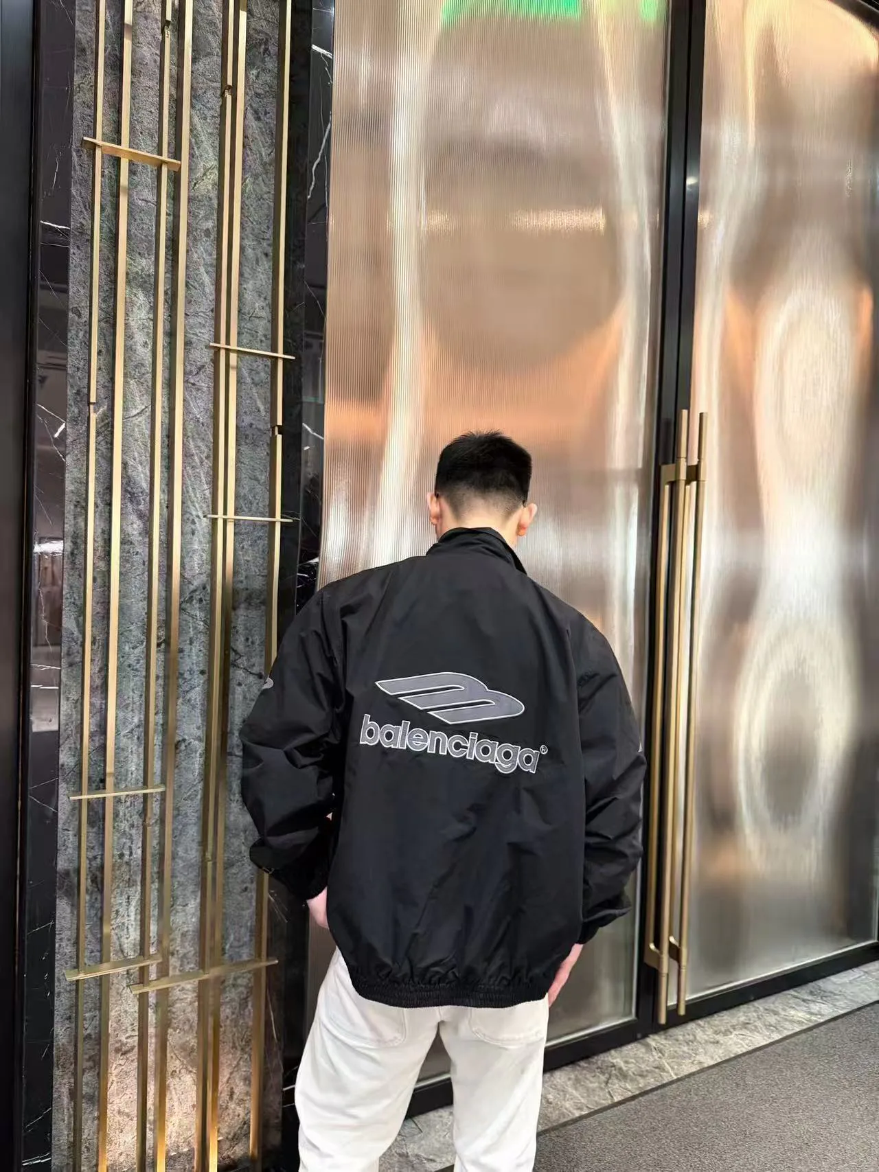 Куртки И Пуховики Мужские Balenciaga 10216573