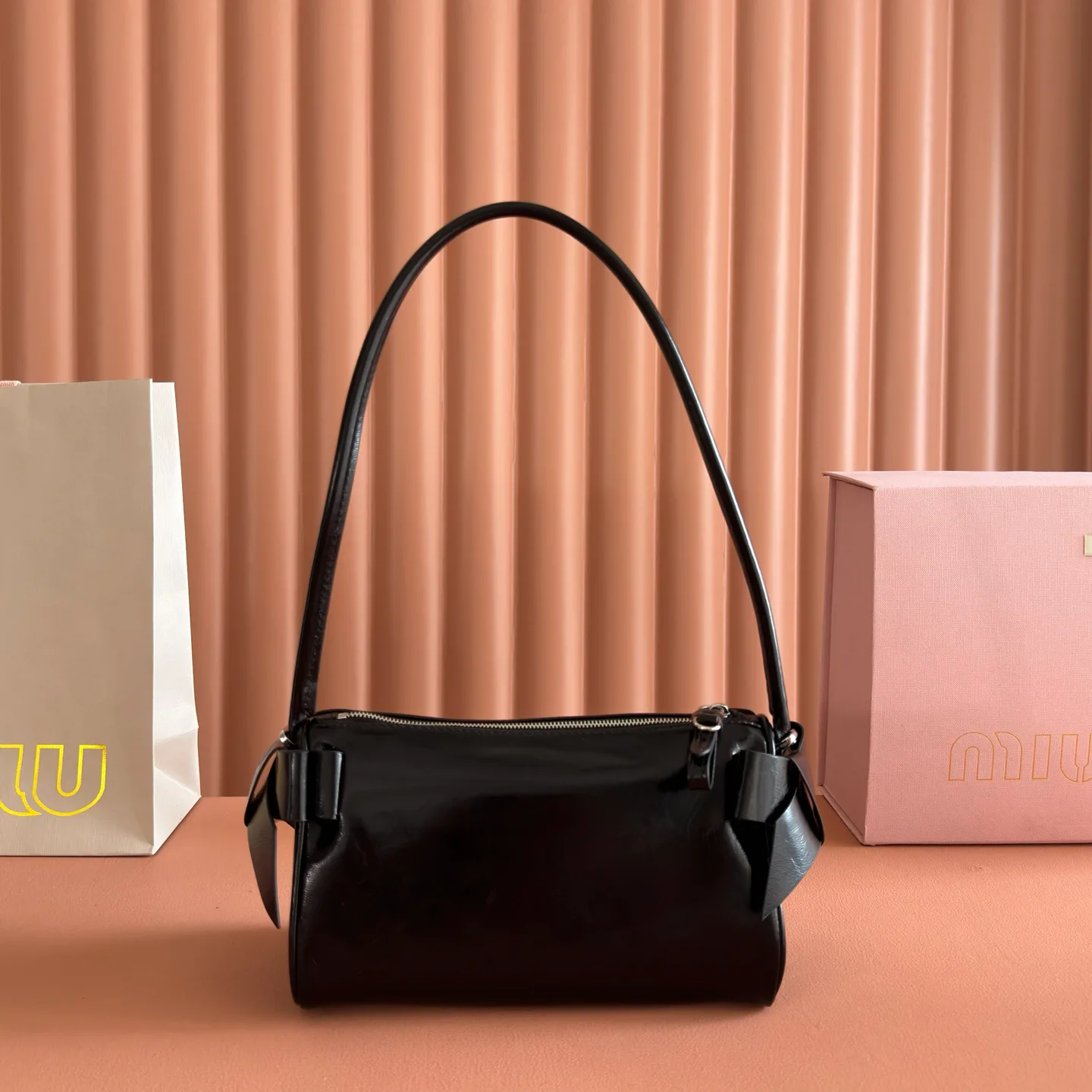 Классические Сумки Женские Miu Miu 18148118