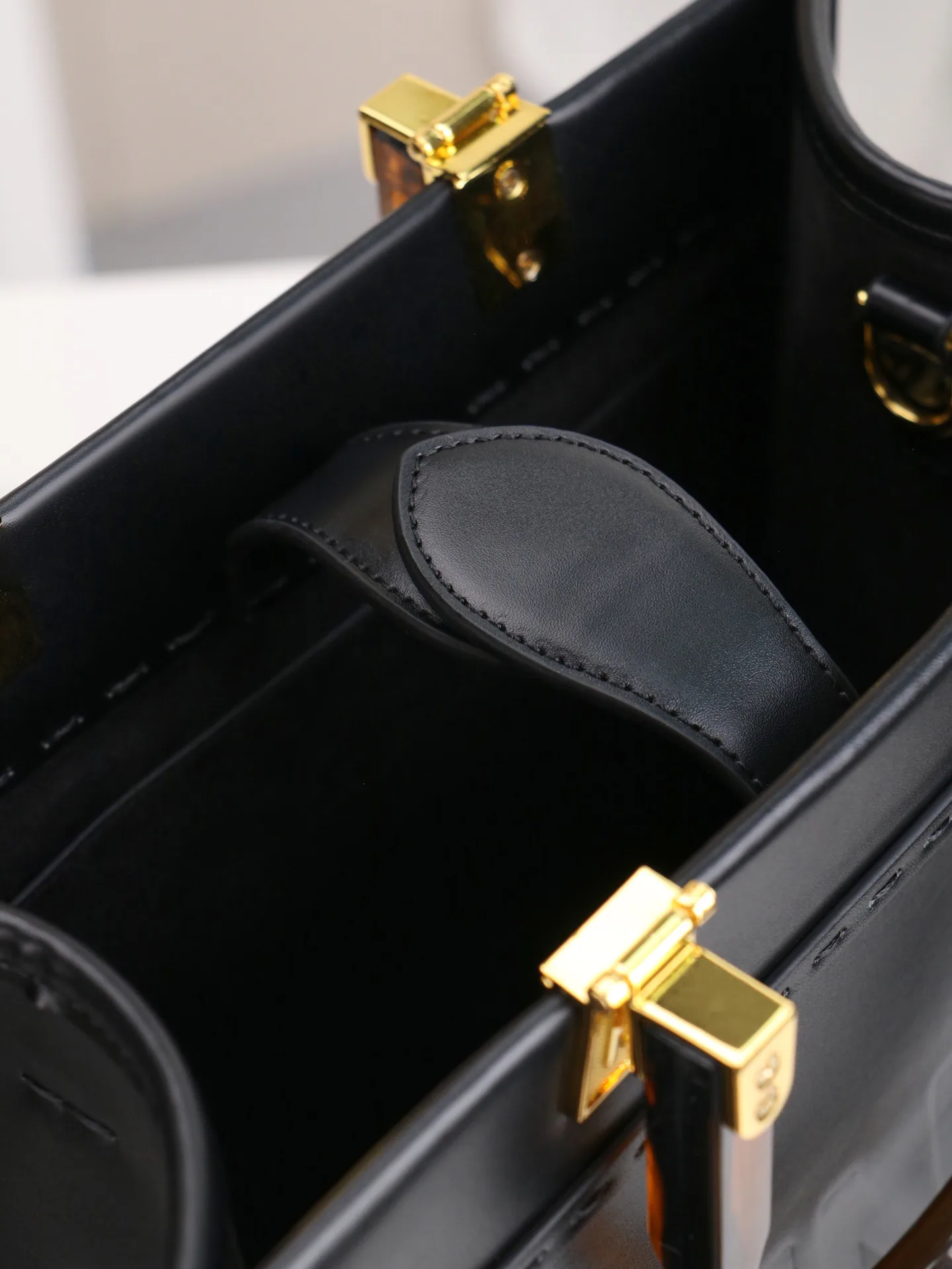 Классические Сумки Женские Fendi 18005129