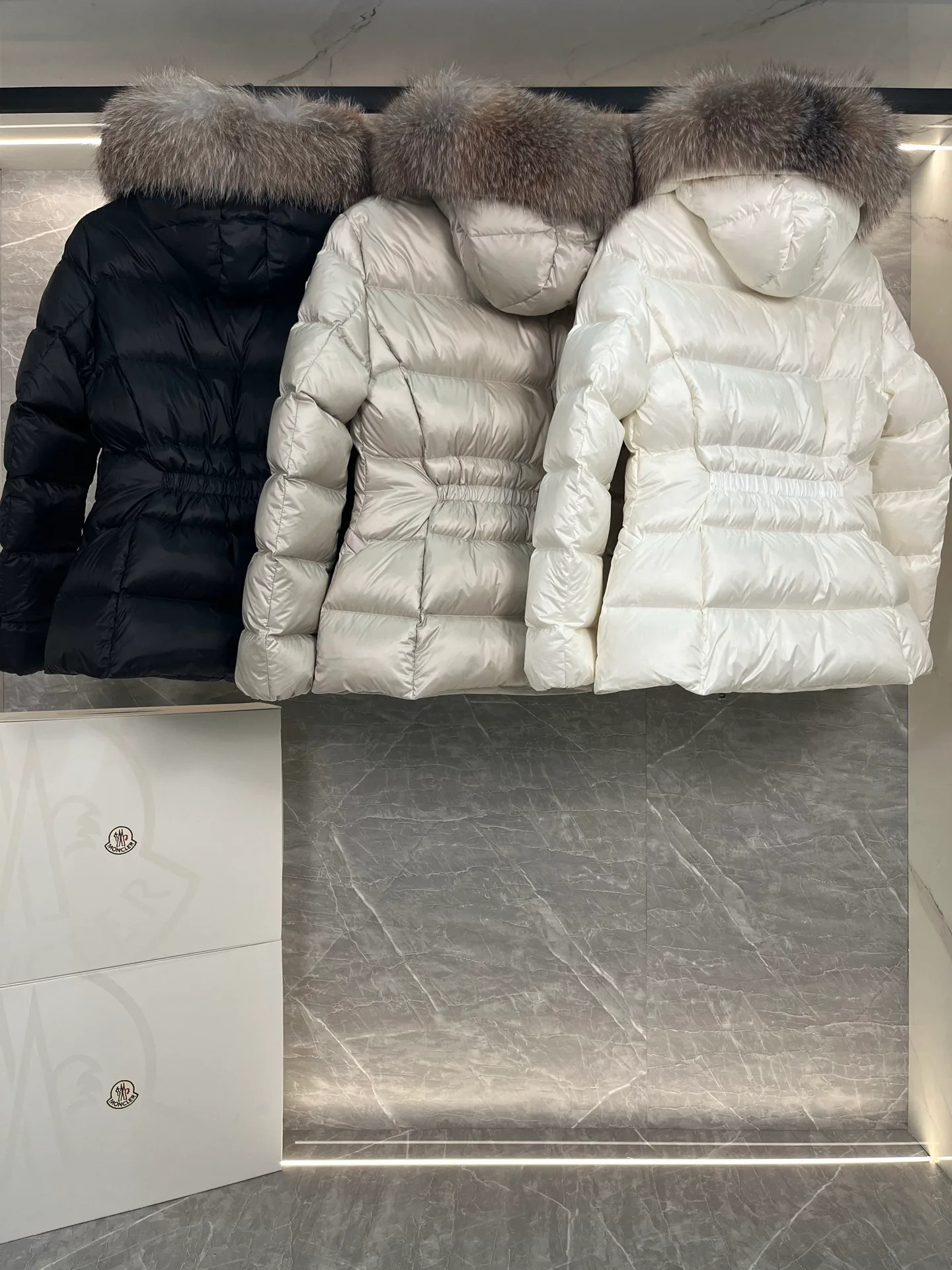 Куртки И Пуховики Женские Moncler 19256595