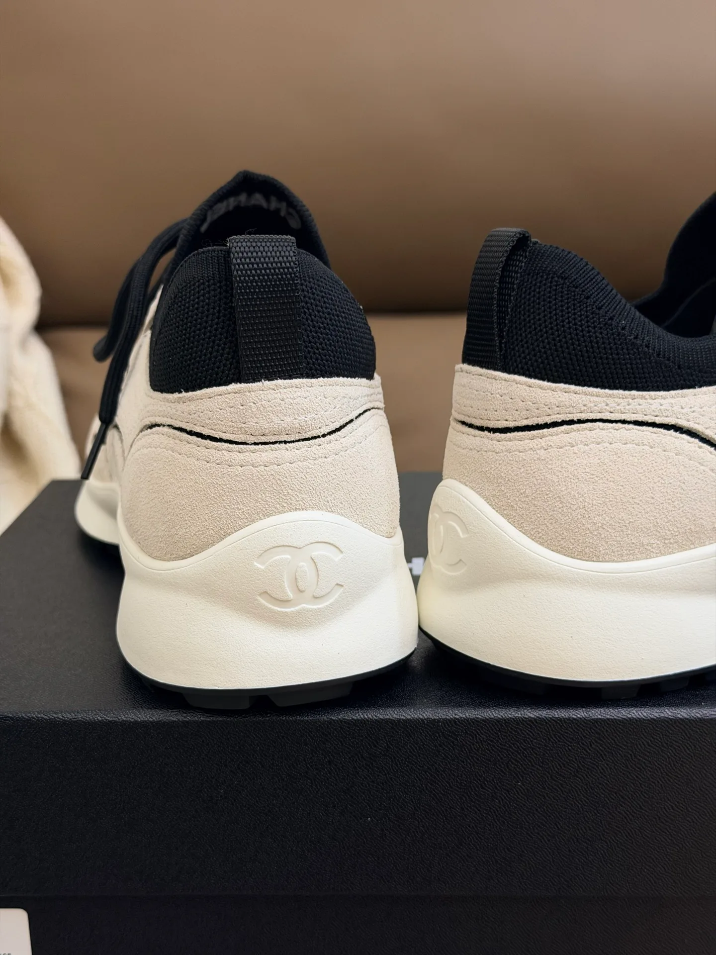 Кроссовки Женские Chanel 17510608