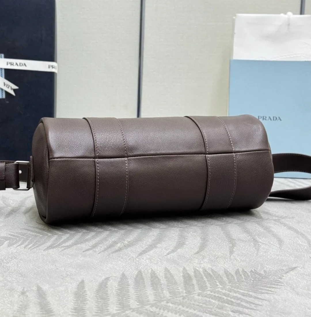 Классические Сумки Женские Prada 11462429