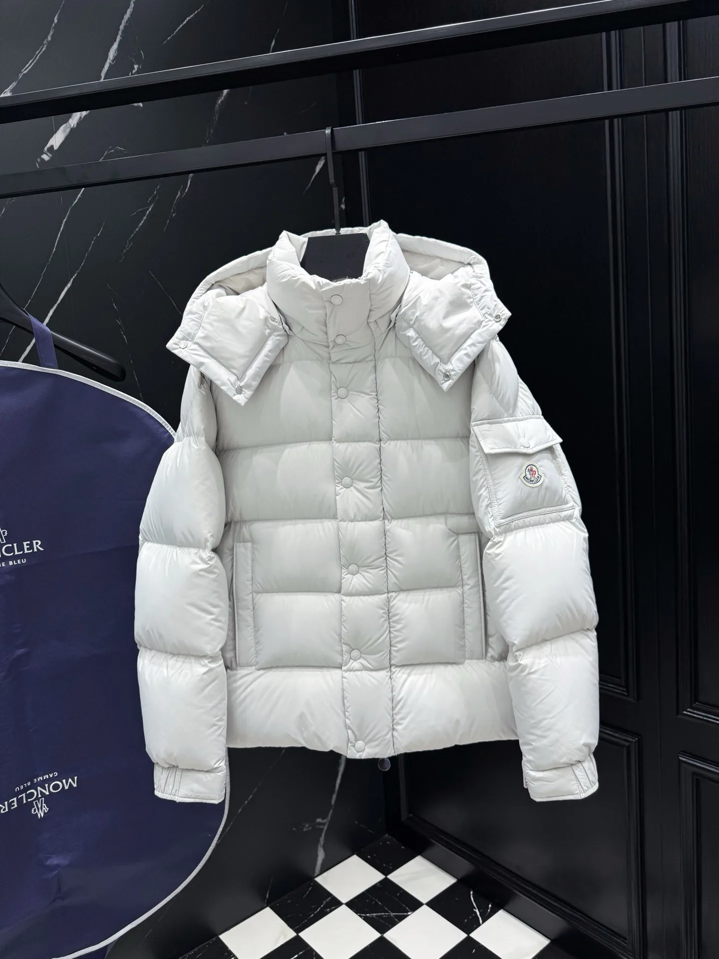 Куртки И Пуховики Женские Moncler 18035670