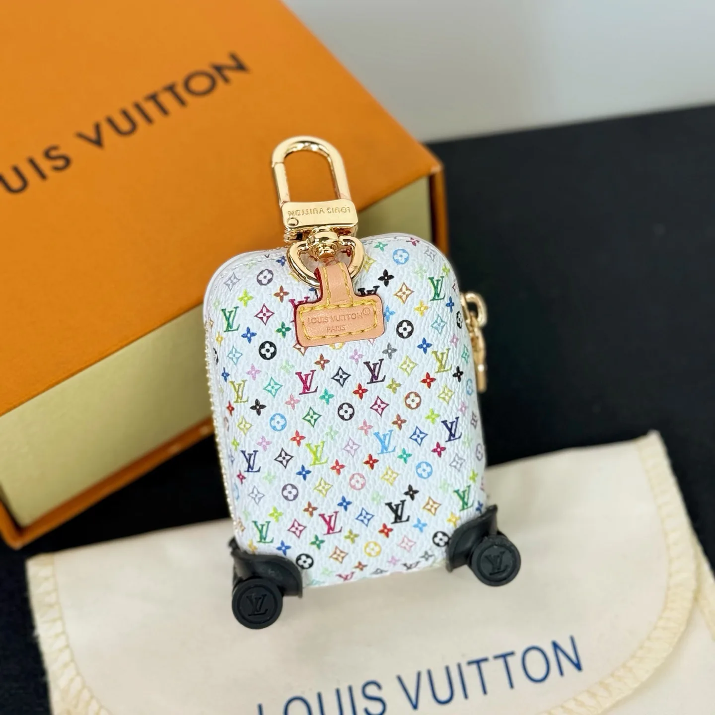 Ключницы Louis Vuitton 17897116